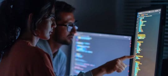 SOC analyst using SIEM data