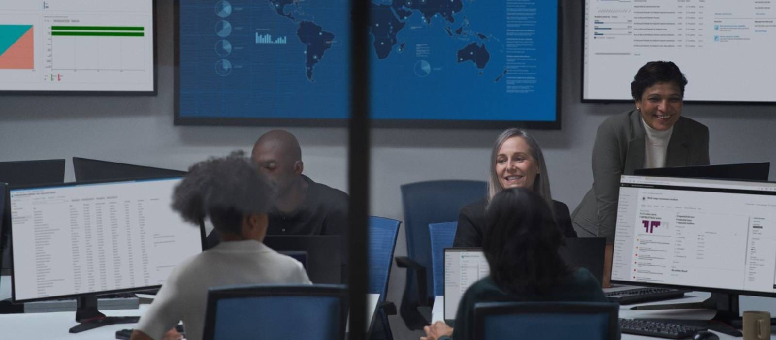 Microsoft Sentinel vs Microsoft Defender 4 Security Operations Centre in action